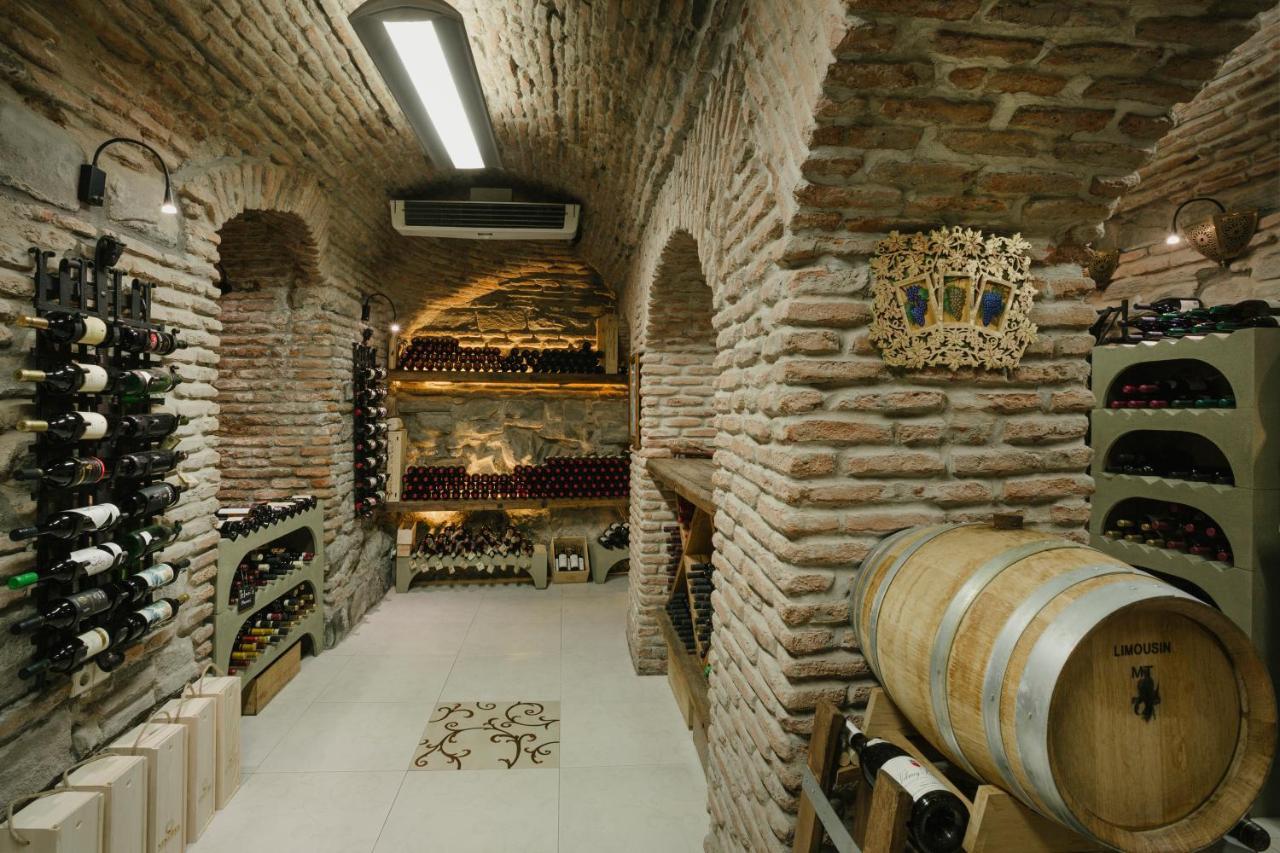 Vinotel Boutique Готель 4*